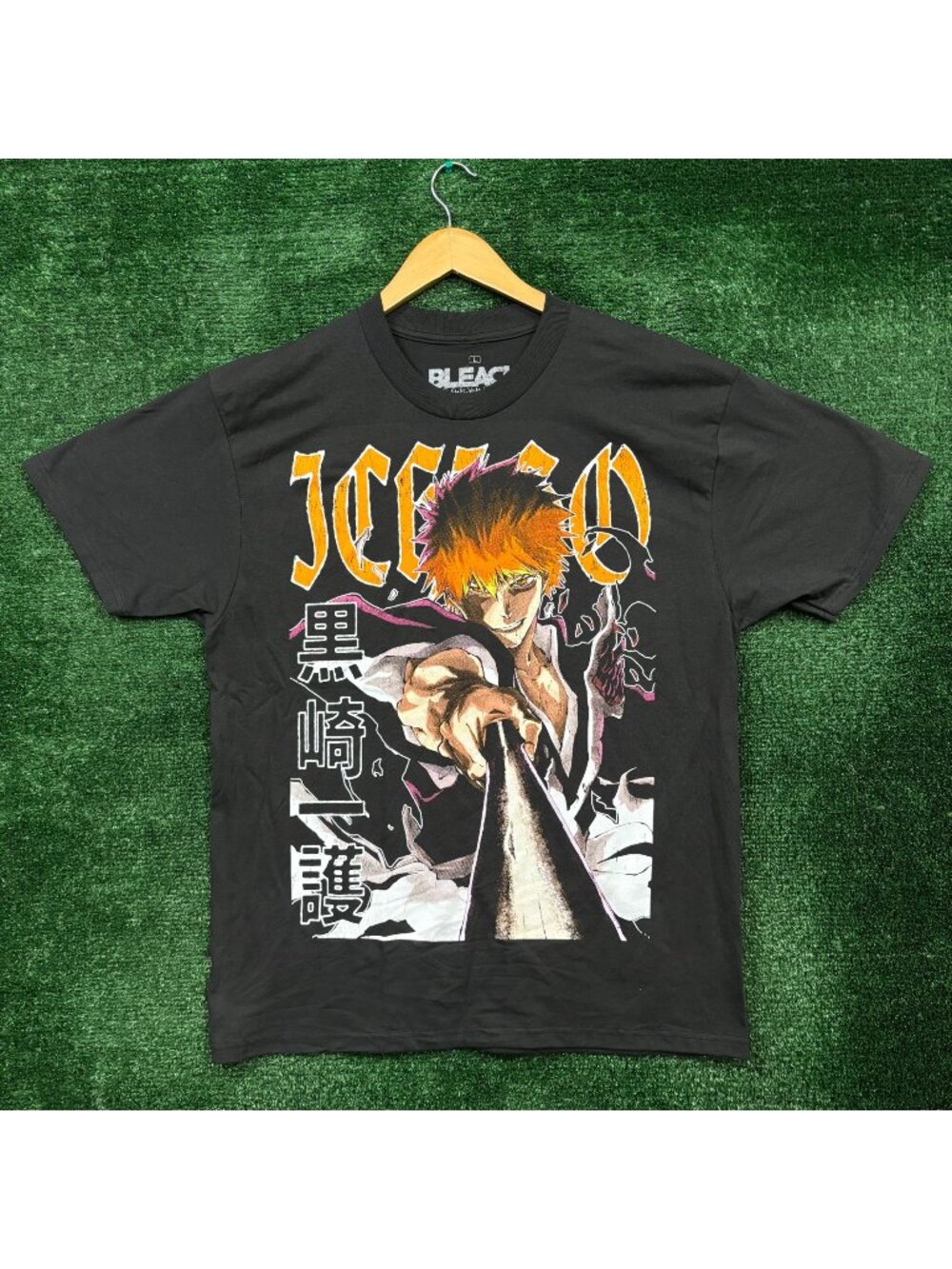 Bleach Thousand-Year Blood War Ichigo Anime Poster T-Shirt Size Large
